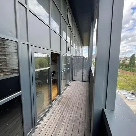 Luxurious 2 Bedroom Penthouse Apartment Apartment *